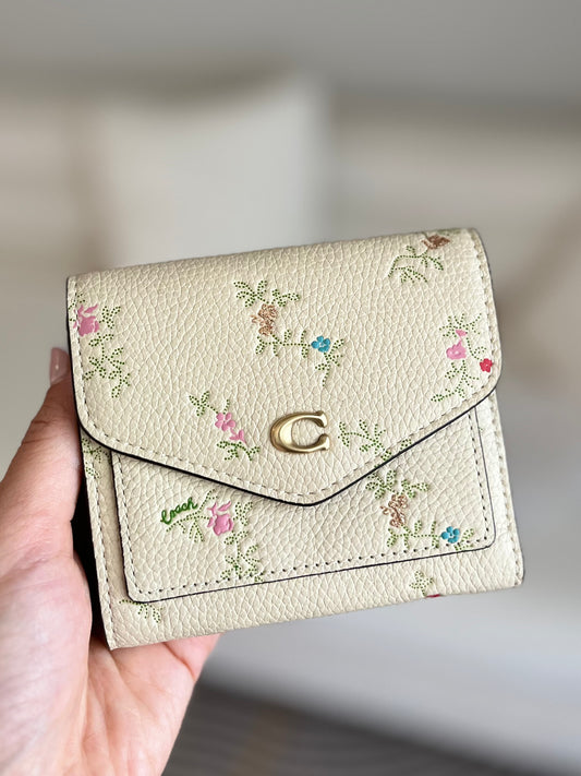 Coach VIRAL Wyn Small Wallet With Antique Floral Print, Brass / Ivory, C7175