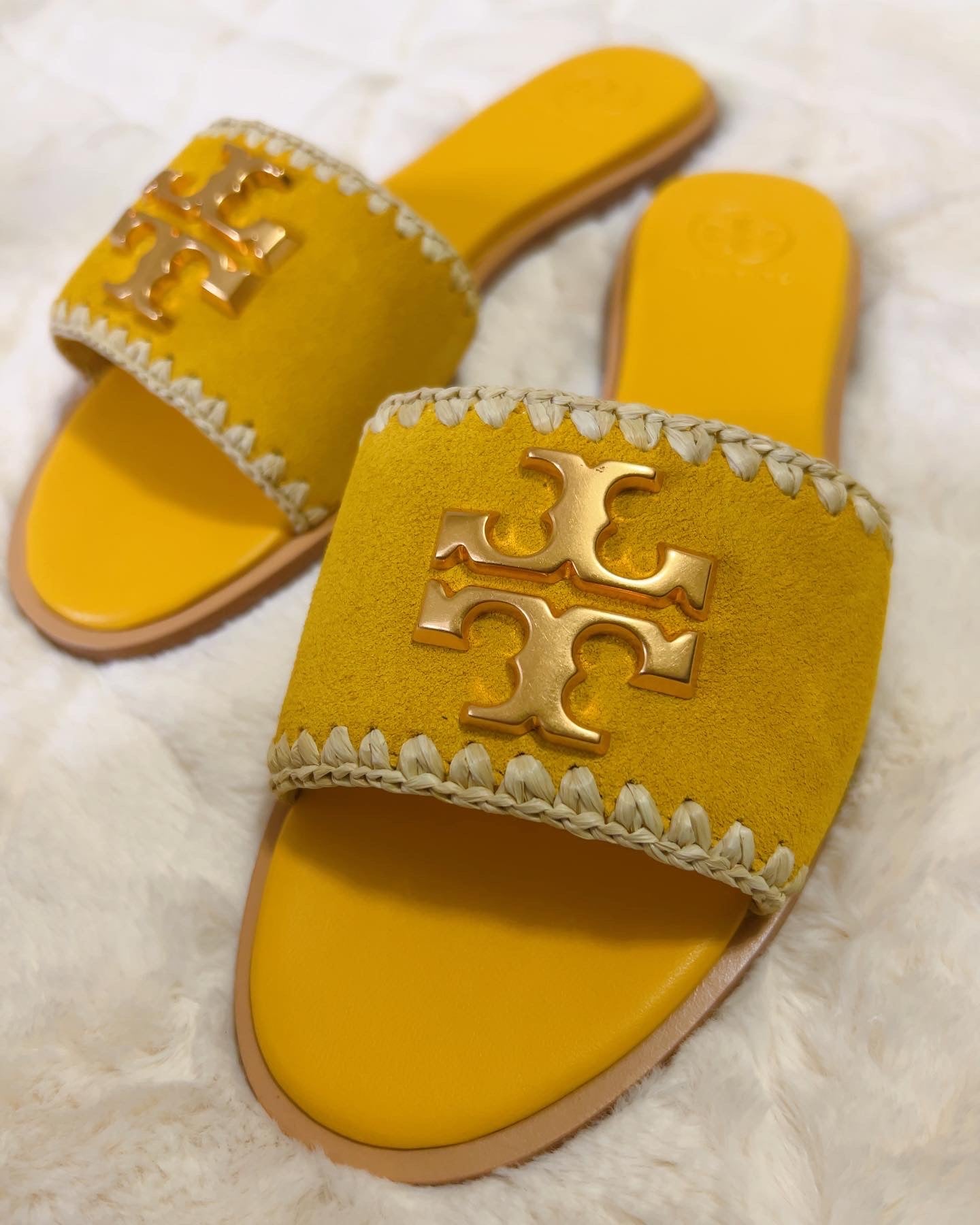 Tory Burch Everly Slide Sandals Nat Suede Raffia Golden Crest